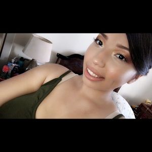 Meet your Posher, Anahi